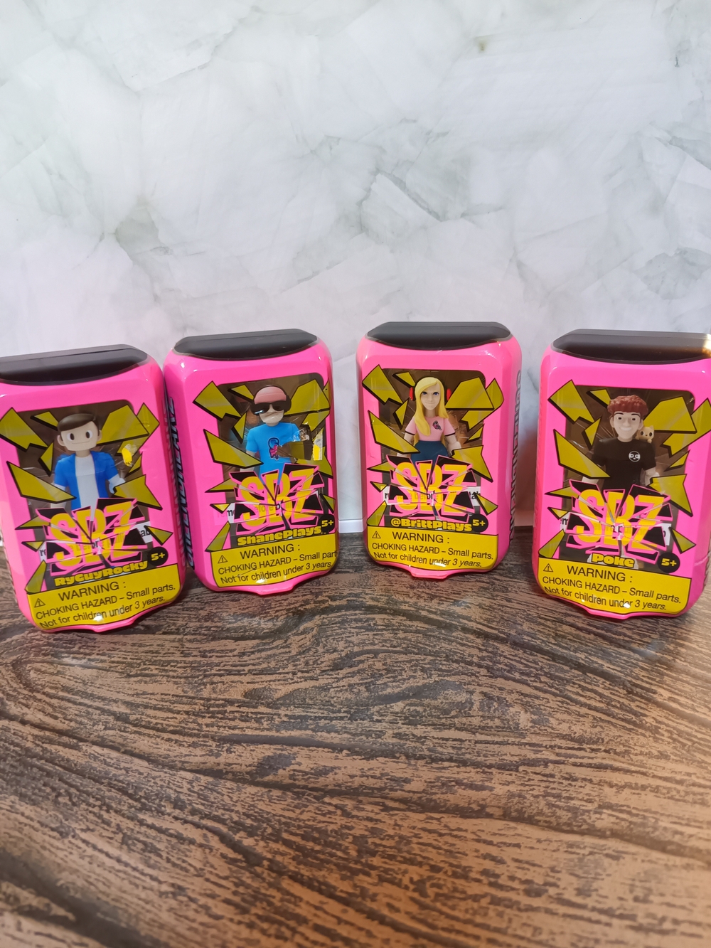 4 Screen breakZ Collectible Mini Figures
